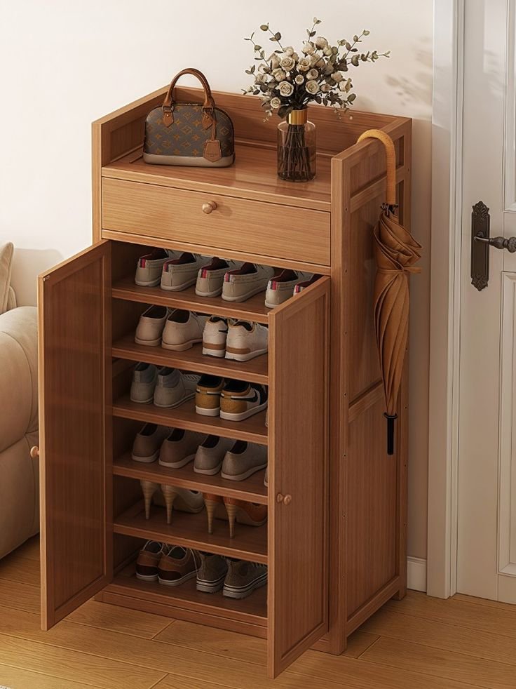 Shoe cabinet with drawer